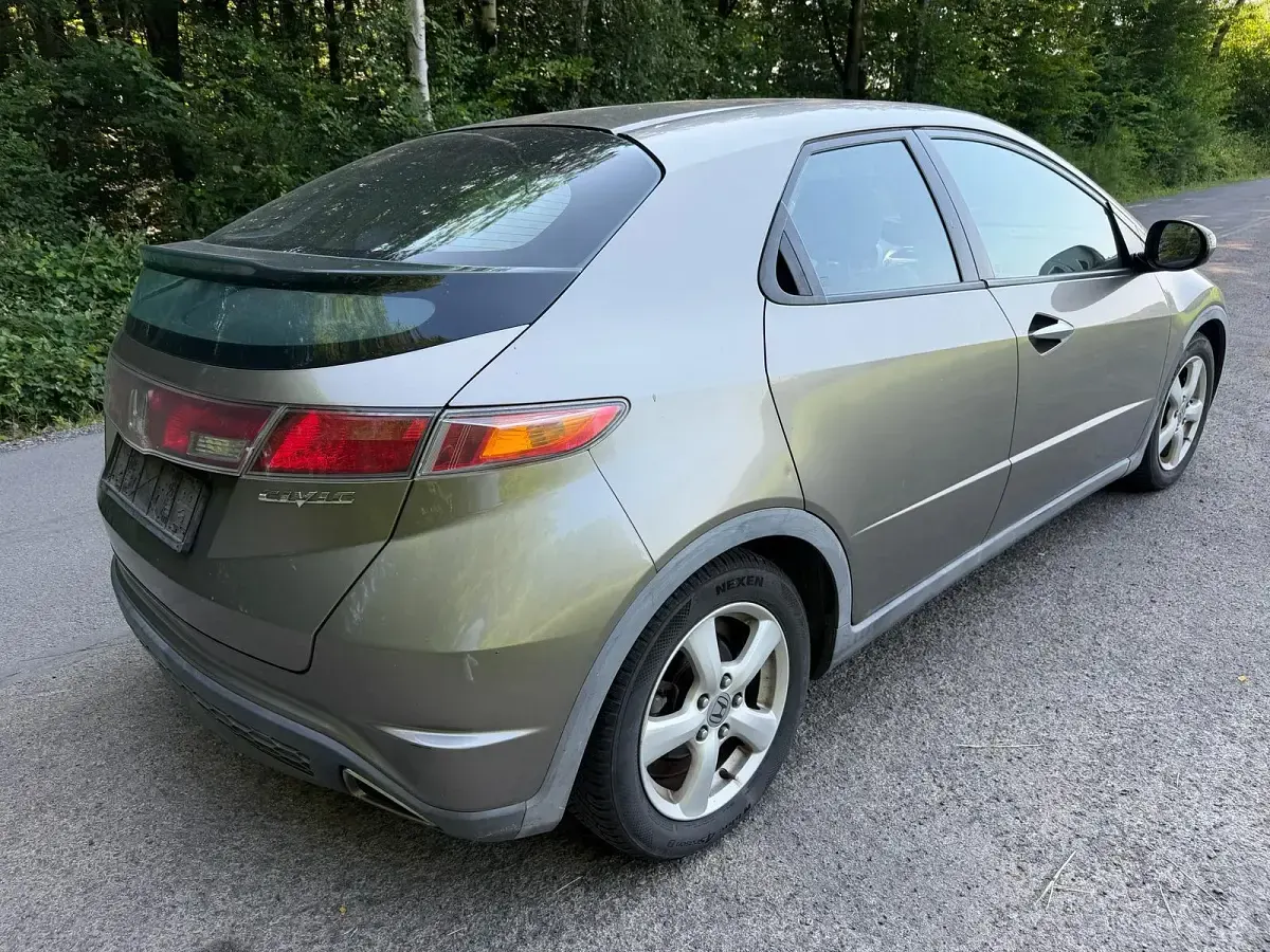 Gebraucht Honda Civic 140 PS (102 kW) 2006 Grau Limousine
