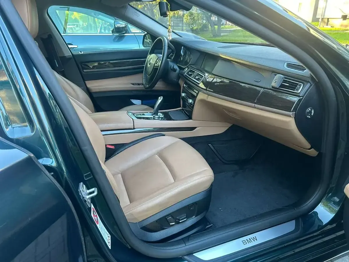 Gebraucht BMW 750L 408 PS (300 kW) 2010 Grün Limousine