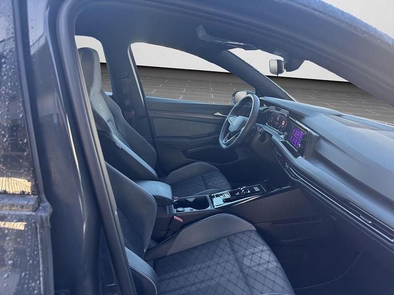 Gebraucht VW Golf VIII R-line 131 PS (96 kW) 2024 Uranograu Limousine