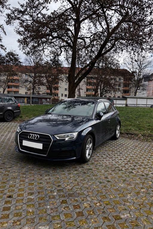 Gebraucht Audi A3 150 PS (110 kW) 2017 Blau Limousine