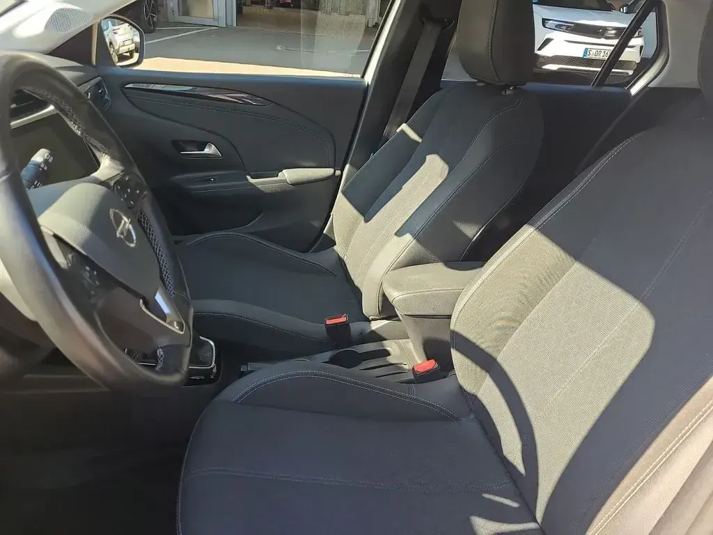 Gebraucht Opel Corsa Elegance 75 PS (55 kW) 2023 Aluminium silb/kristall silb Kleinwagen