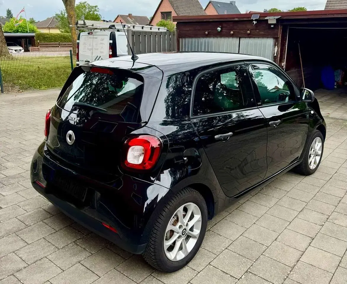 Gebraucht Smart ForFour Passion 71 PS (52 kW) 2018 Schwarz Kleinwagen