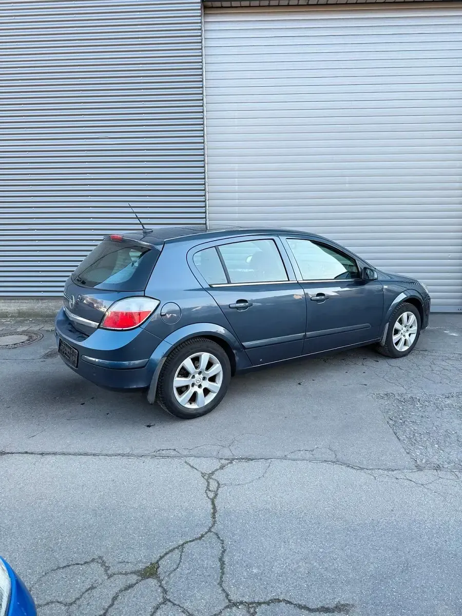 Gebraucht Opel Astra Edition+ 125 PS (91 kW) 2006 Blau Limousine