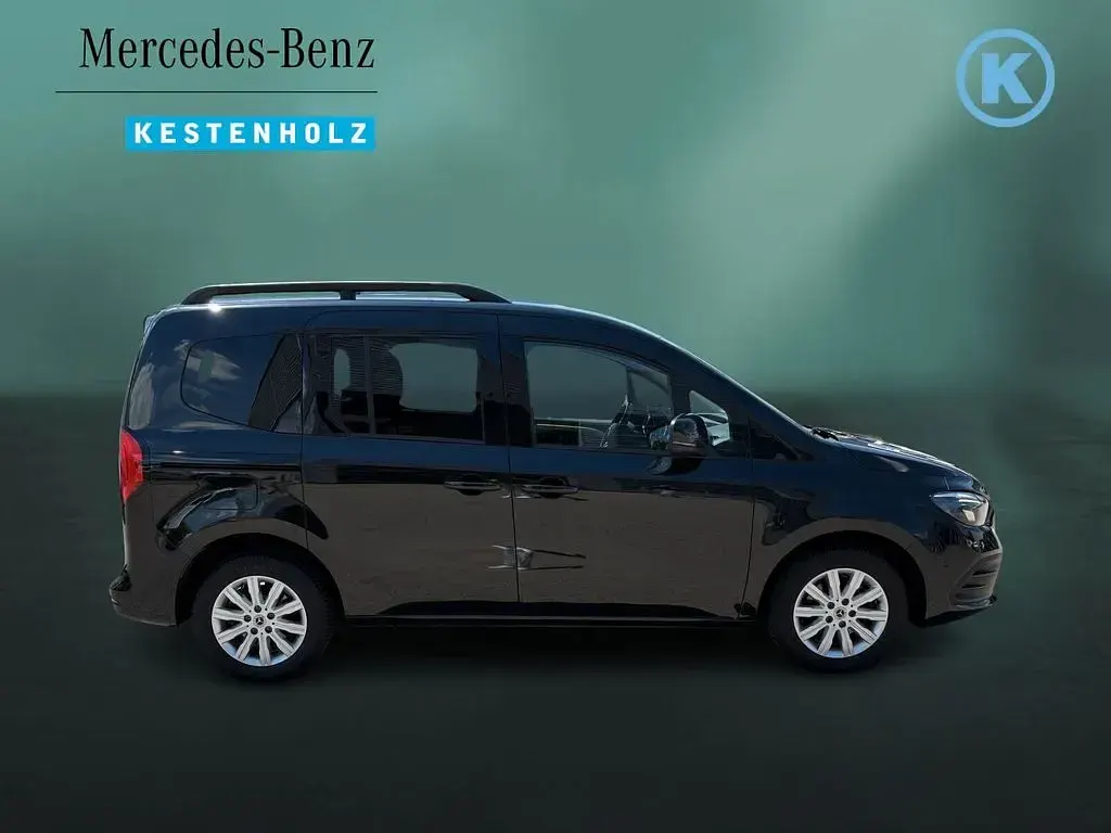 Gebraucht Mercedes T180 Progressive 131 PS (96 kW) 2024 Loparitschwarz Van / Kleinbus