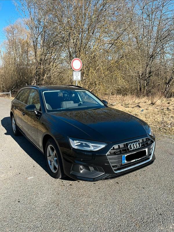 Gebraucht Audi A4 163 PS (119 kW) 2020 Schwarz Kombi