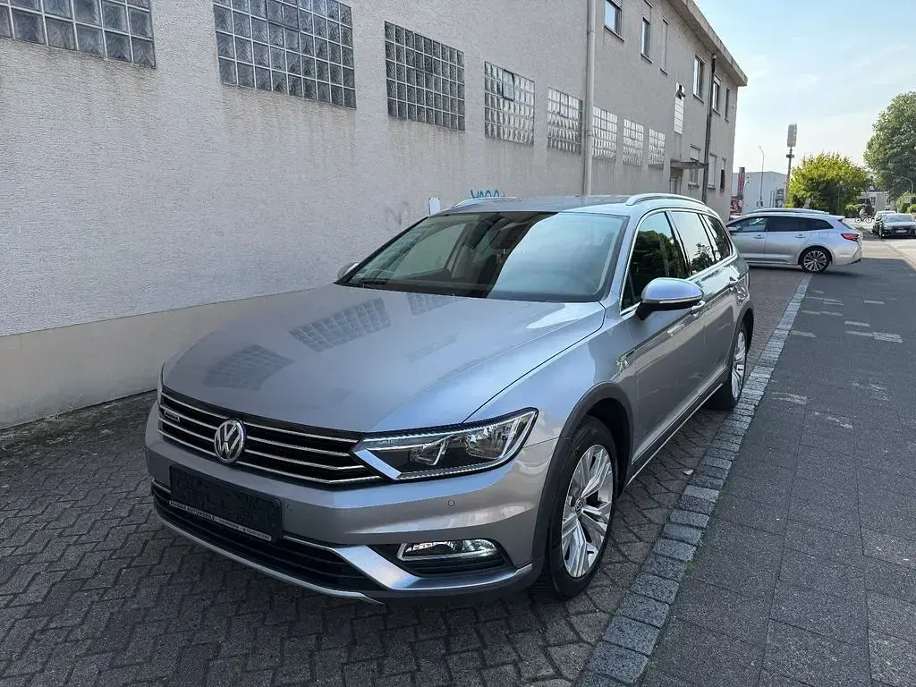 Gebraucht VW Passat Alltrack 190 PS (139 kW) 2018 Silber Kombi