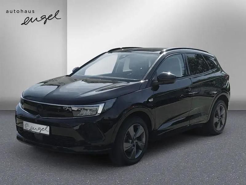 Diamant schwarz metallic Gebraucht 2023 Opel Grandland X SUV | 21.870 € (Fairer Preis) - Bild 1/4