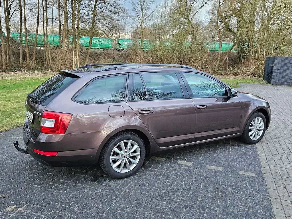Gebraucht Skoda Octavia 150 PS (110 kW) 2016 Braun Kombi