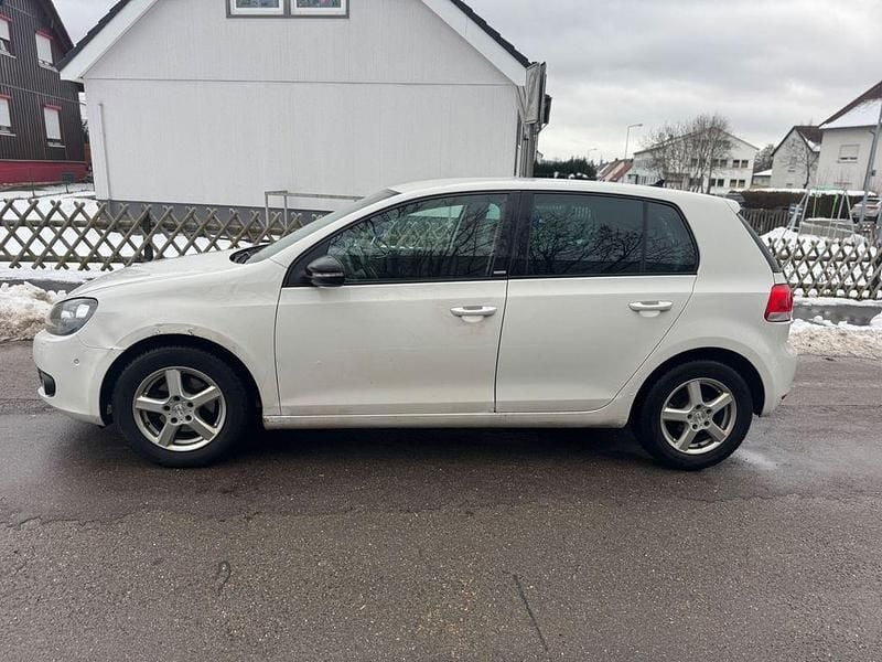 Gebraucht VW Golf VI Style 105 PS (77 kW) 2011 Weiß Kleinwagen