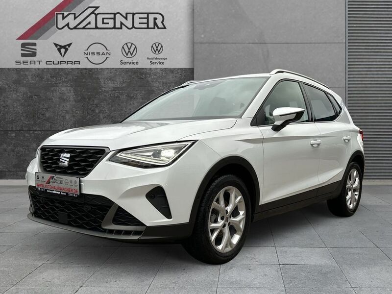 Weiss Gebraucht 2024 Seat Arona FR SUV | 24.490 € (Etwas zu teuer) - Bild 1/4