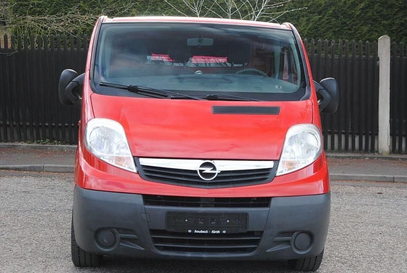 Gebraucht Opel Vivaro 90 PS (66 kW) 2010 Rot Van / Kleinbus