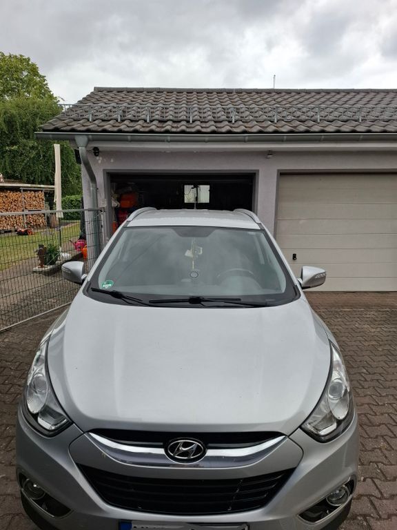 Grau Gebraucht 2012 Hyundai ix35 Style SUV | 8.200 € (Guter Preis) - Bild 1/4