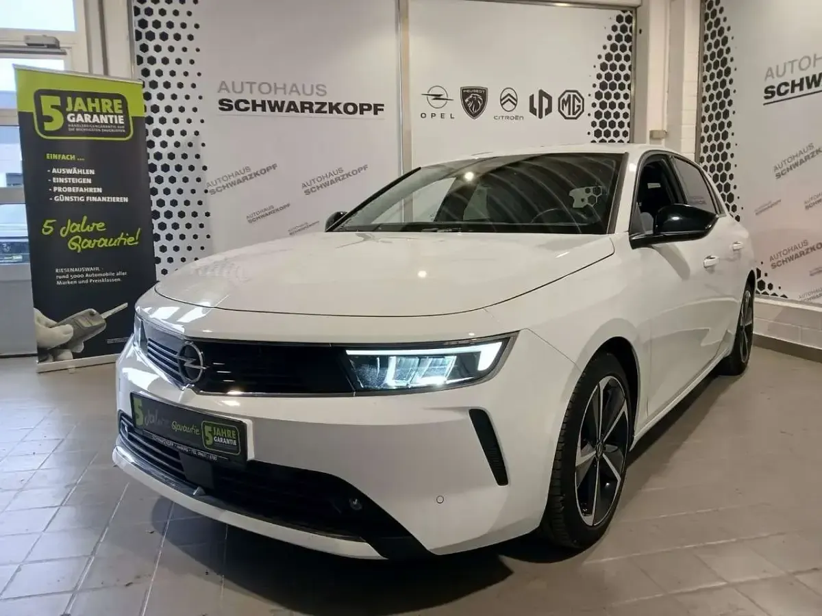 Gebraucht Opel Astra 131 PS (96 kW) 2023 Weiß Kleinwagen