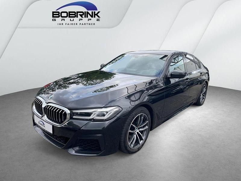 Schwarz Gebraucht 2022 BMW 530 M Sport Limousine | 44.920 € (Teuer) - Bild 1/4