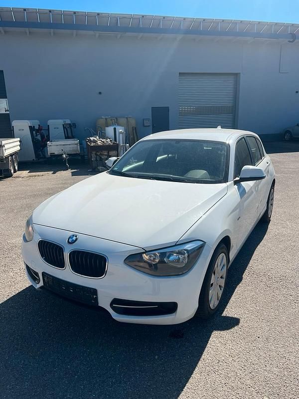 Gebraucht BMW 114 102 PS (75 kW) 2013 Weiß Kleinwagen