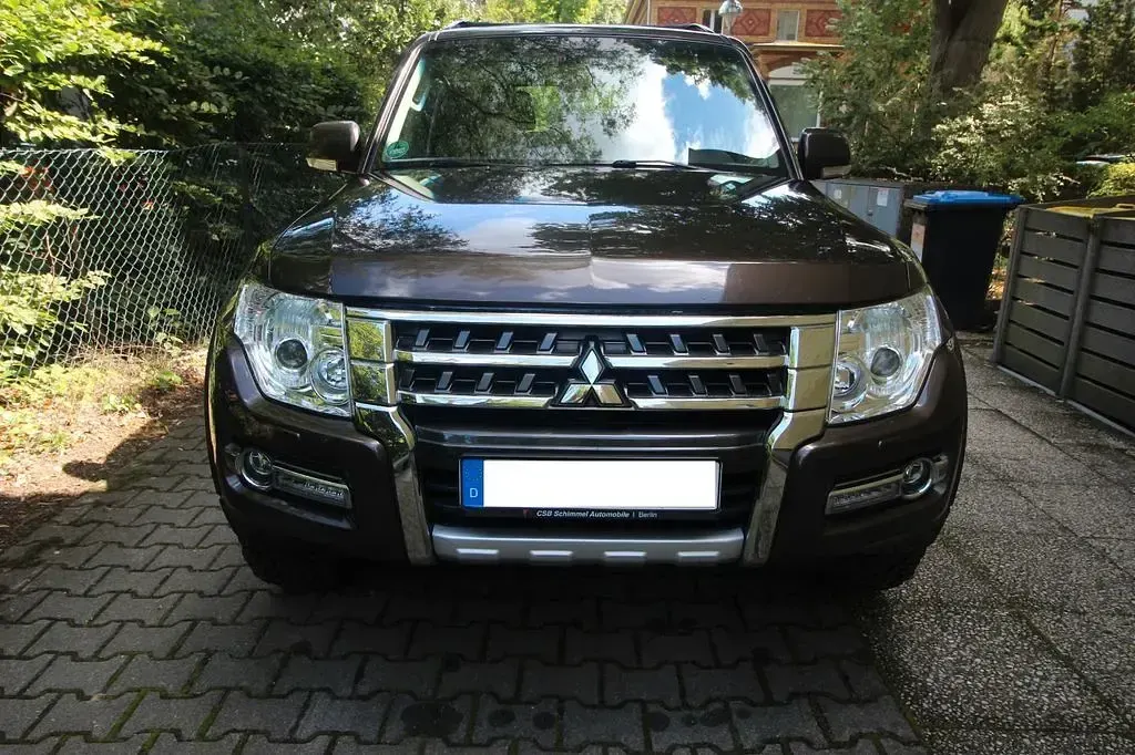 Gebraucht Mitsubishi Pajero Edition 190 PS (139 kW) 2017 Braun SUV