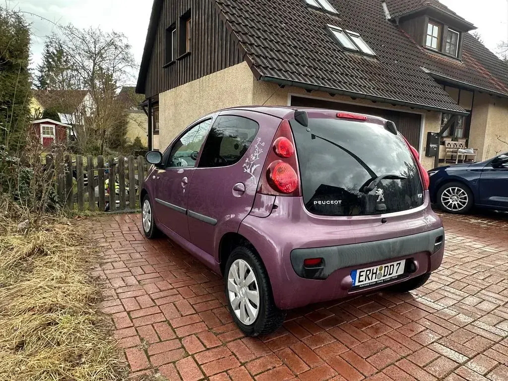 Gebraucht Peugeot 107 Style 68 PS (50 kW) 2014 Violet Kleinwagen