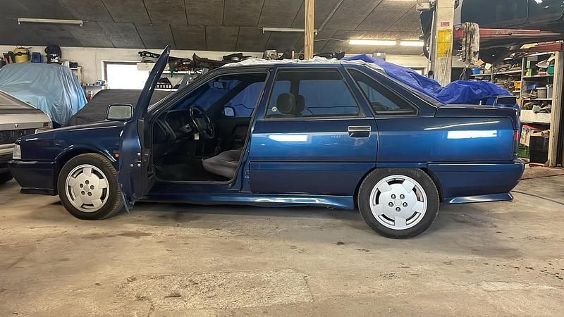 Blau Gebraucht 1990 Renault 21 Limousine | 12.500 € - Bild 1/4