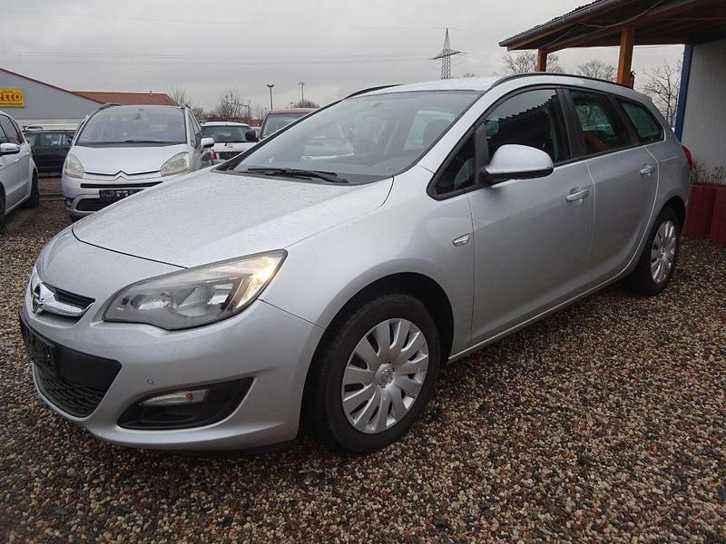 Gebraucht Opel Astra Edition 140 PS (102 kW) 2014 Grau Kombi