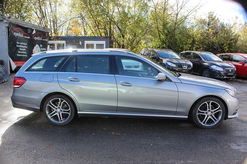 Gebraucht Mercedes E250 204 PS (150 kW) 2013 Silber Kombi
