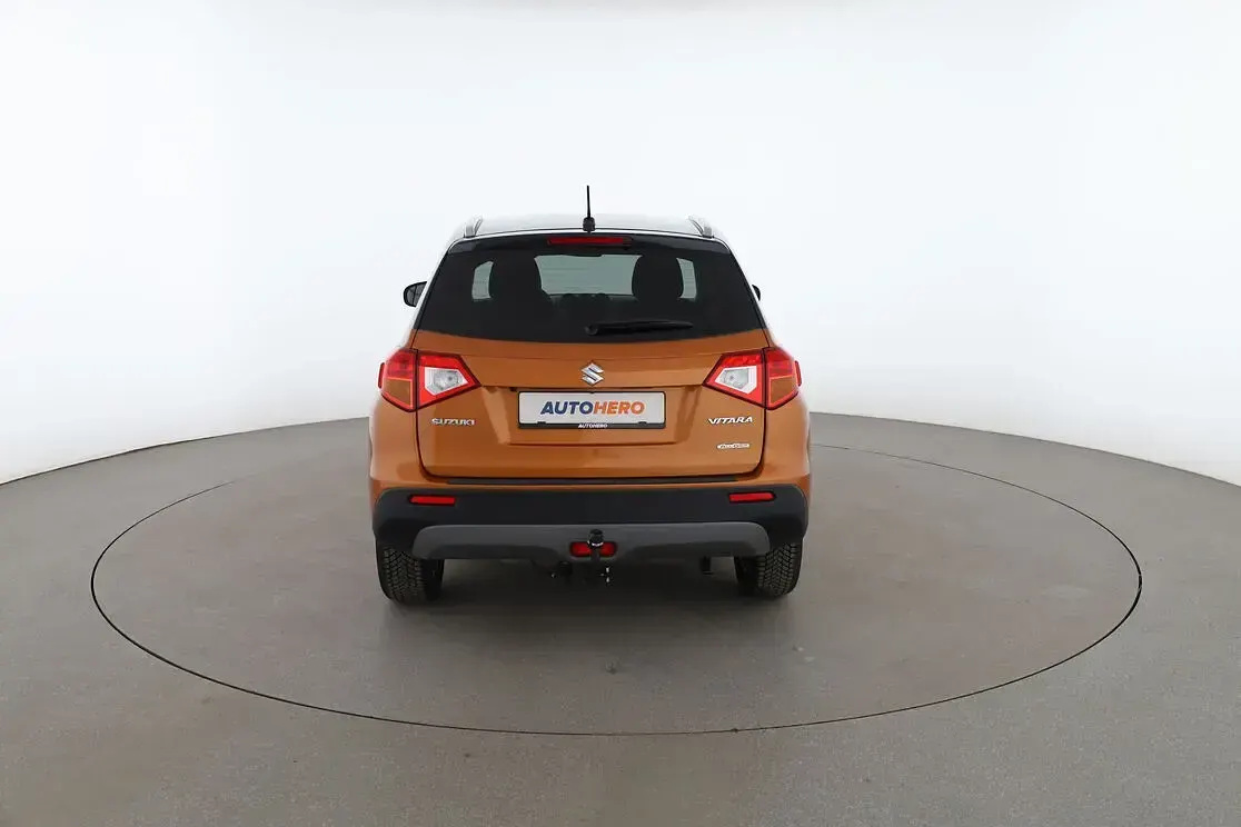 Gebraucht Suzuki Vitara Comfort 120 PS (88 kW) 2018 Orange SUV