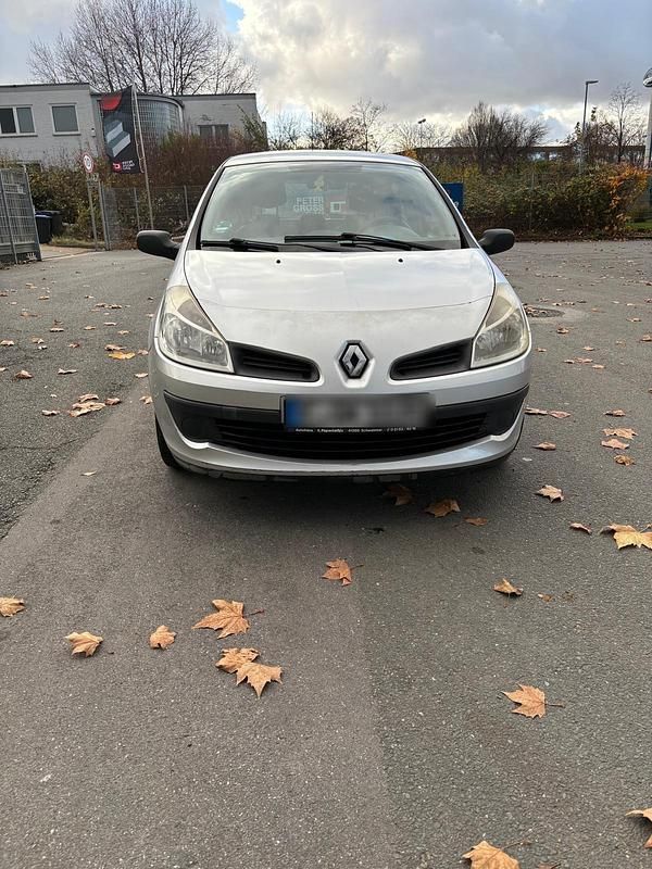 Silber Gebraucht 2006 Renault Clio II Limousine | 999 € - Bild 1/4