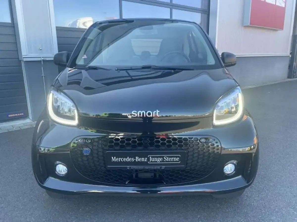 Gebraucht Smart ForTwo Coupé Exclusive 60 kW (82 PS) 2021 Schwarz Kleinwagen