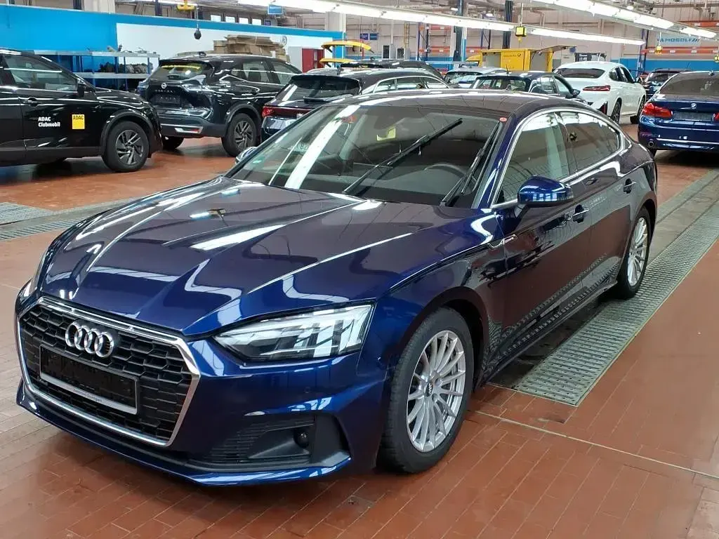 Gebraucht Audi A5 Sportback Comfort 190 PS (139 kW) 2020 Navarrablau metallic Kleinwagen