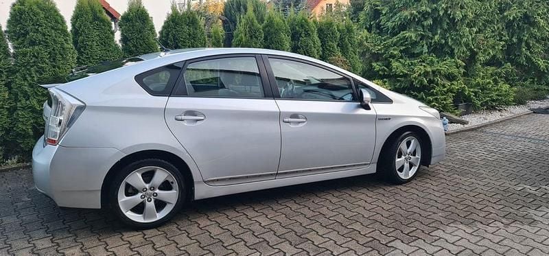Silber Gebraucht 2011 Toyota Prius Kleinwagen | 8.900 € (Fairer Preis) - Bild 1/4