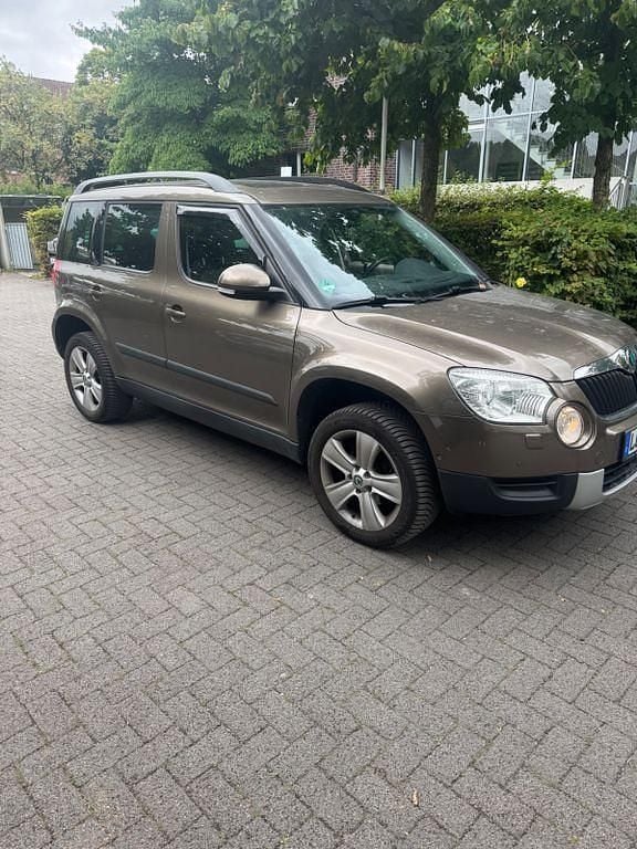 Braun Gebraucht 2012 Skoda Yeti Plus Edition SUV | 9.200 € (Guter Preis) - Bild 1/4