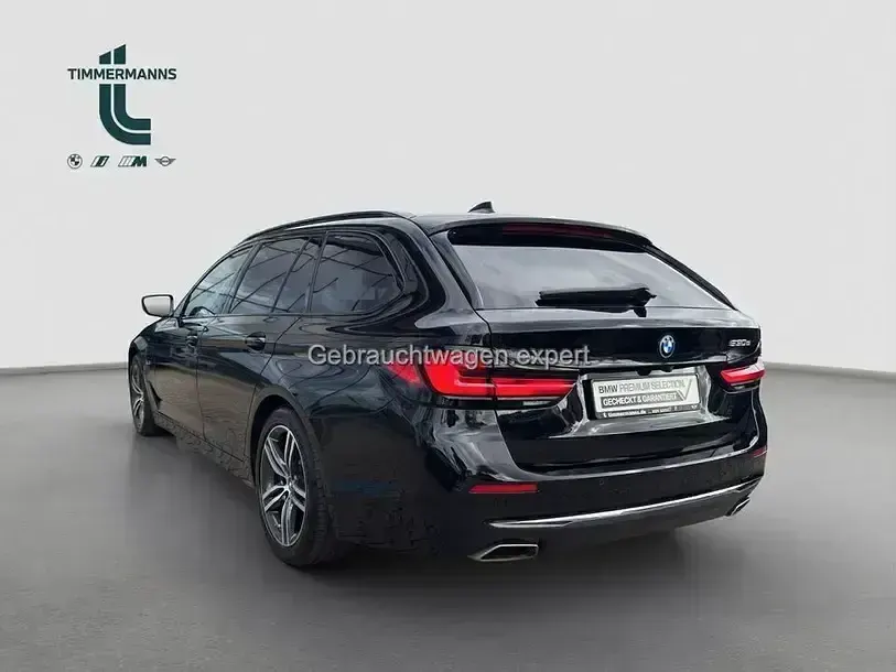 Gebraucht BMW 530e Luxury Line 292 PS (214 kW) 2022 Schwarz uni Kombi