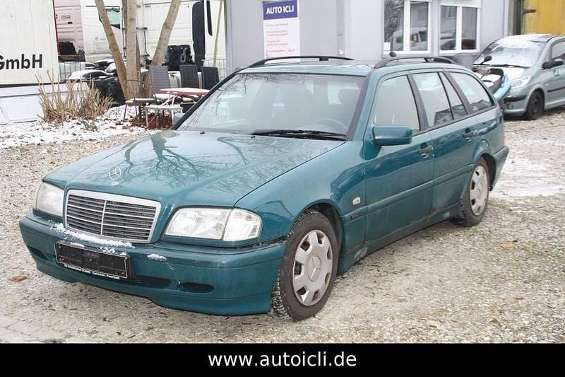 Gebraucht Mercedes C180 122 PS (89 kW) 2000 Grün Limousine
