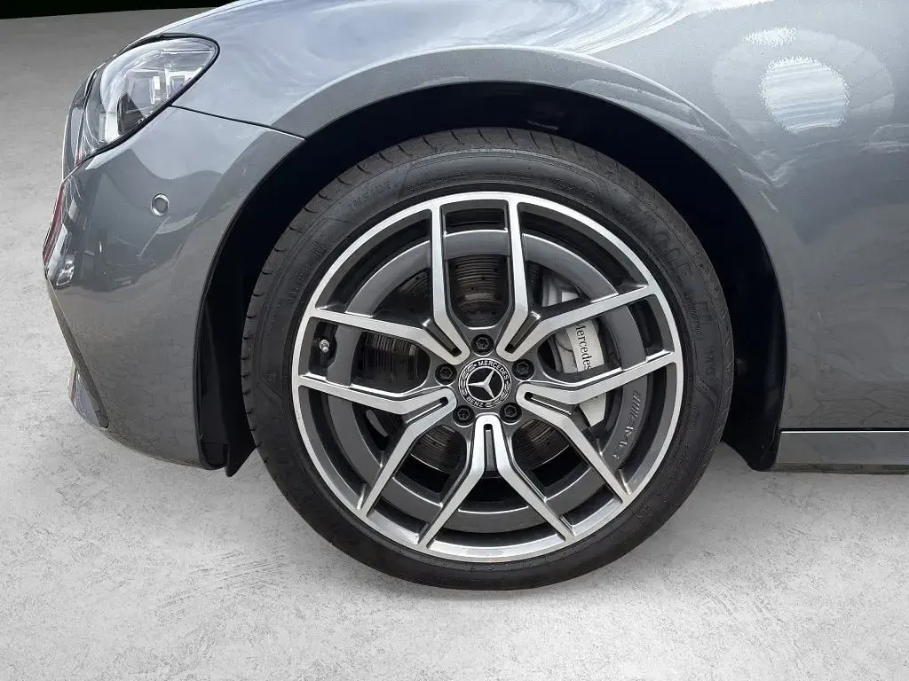 Gebraucht Mercedes E400 AMG 330 PS (242 kW) 2021 Grau Limousine