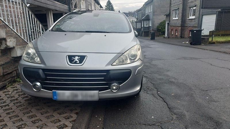 Silber Gebraucht 2005 Peugeot 307 Sport Kombi | 1.250 € (Fairer Preis) - Bild 1/4