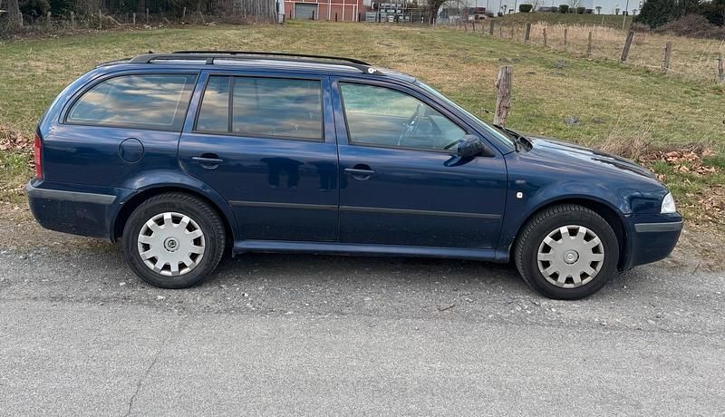 Gebraucht Skoda Octavia 2003 Blau Kombi