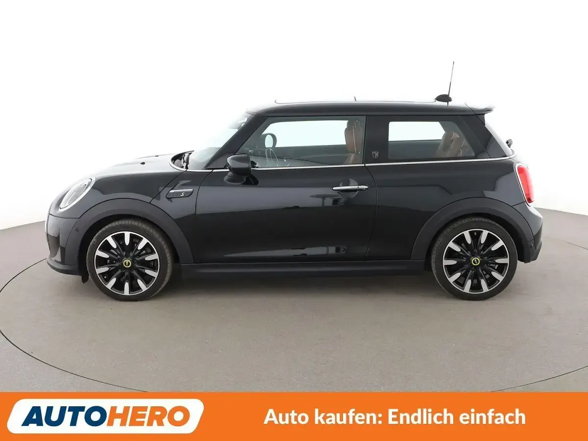 Gebraucht Mini Cooper SE 135 kW (184 PS) 2023 Schwarz Kleinwagen