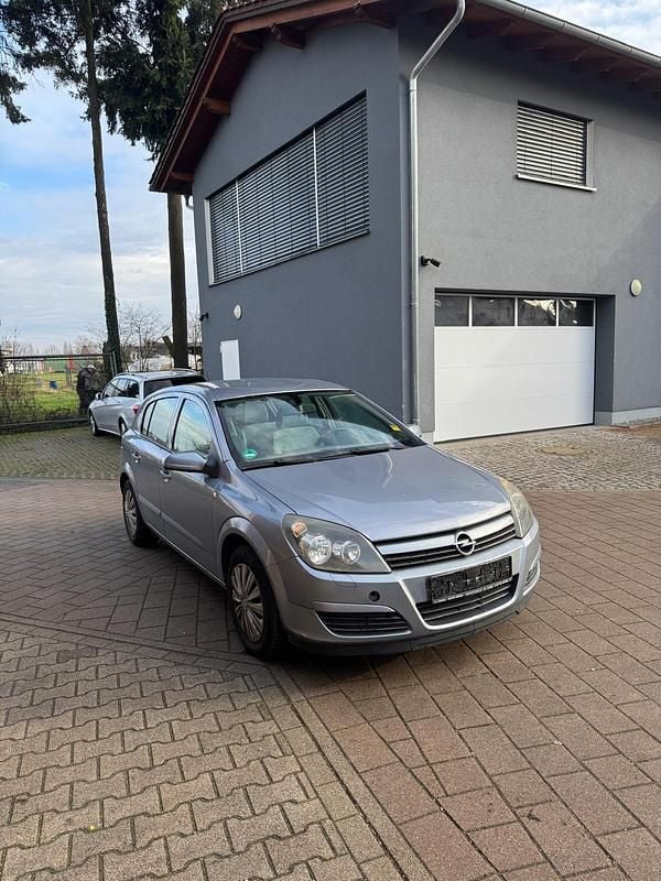 Gebraucht Opel Astra 105 PS (77 kW) 2005 Silber Limousine