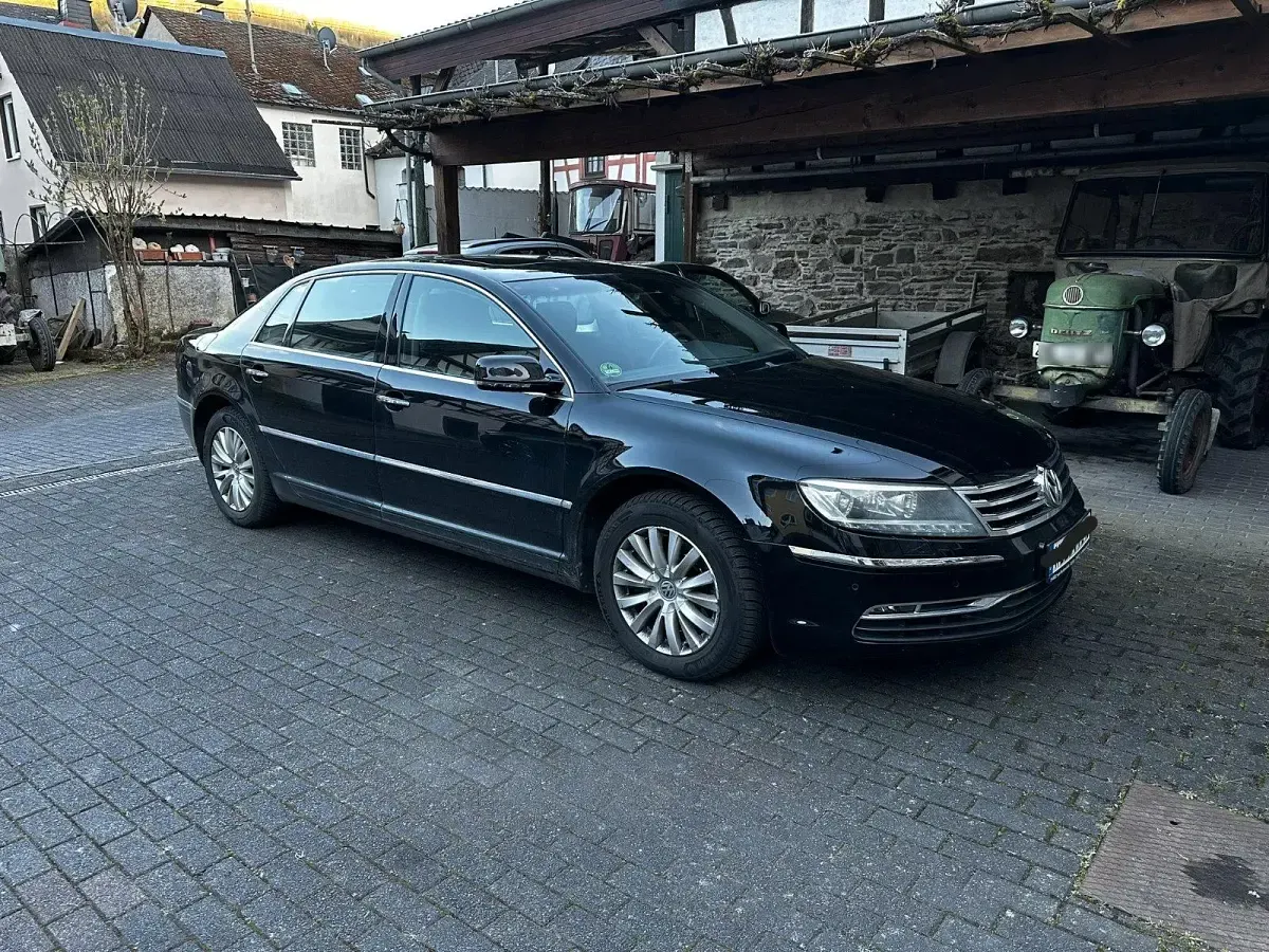 Usado VW Phaeton 239 HP (175 kW) 2013 Preto Sedan