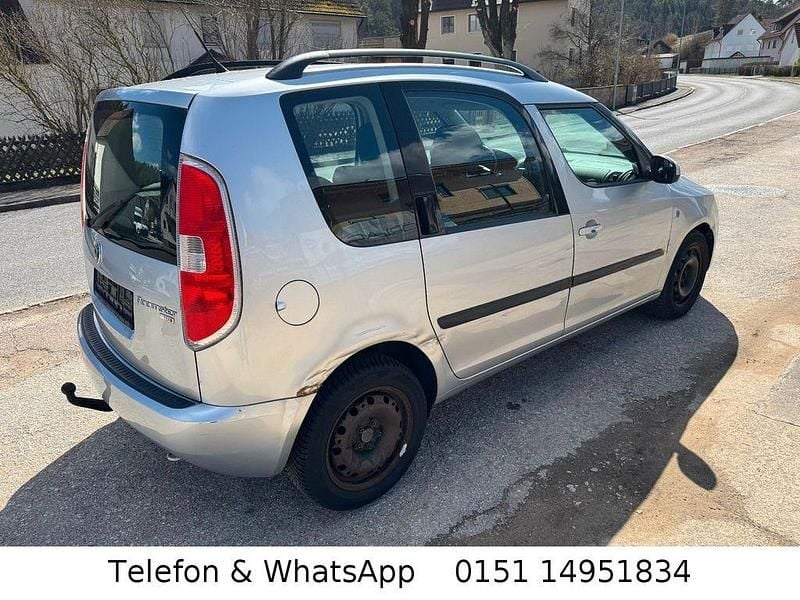 Gebraucht Skoda Roomster Active 105 PS (77 kW) 2012 Silber Van / Kleinbus