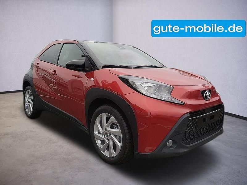 Gebraucht Toyota Aygo Pulse 72 PS (52 kW) 2022 Rot Kleinwagen