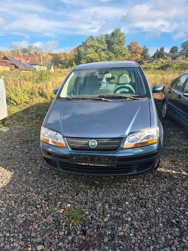 Blau Gebraucht 2004 Fiat Idea Van / Kleinbus | 1.199 € (Fairer Preis) - Bild 1/4