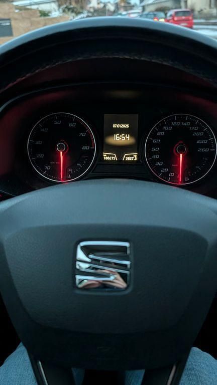 Gebraucht Seat Leon Style Plus 125 PS (91 kW) 2015 Schwarz Limousine