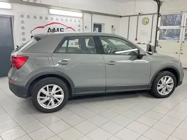 Gebraucht Audi Q2 Ambiente 190 PS (139 kW) 2019 Grau SUV