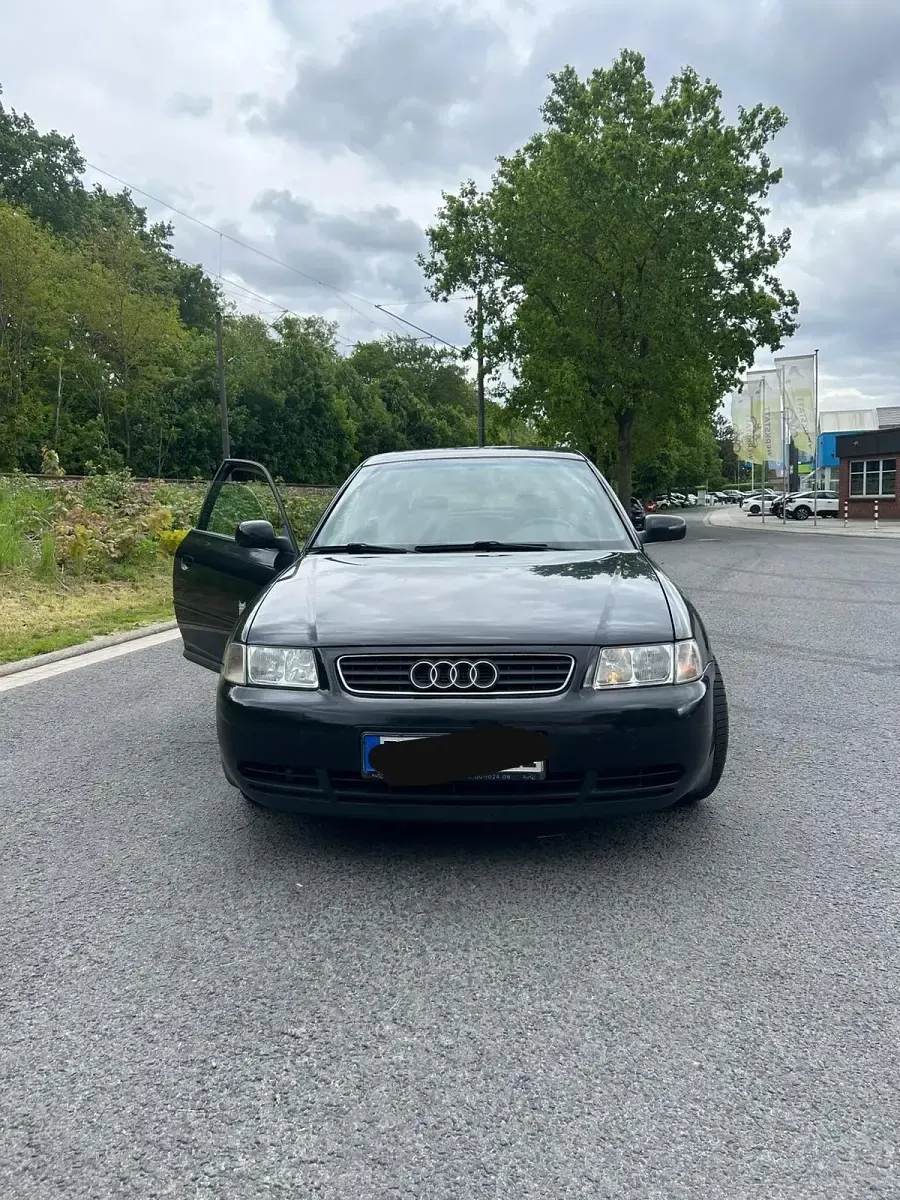 Second-hand Audi A3 125 CP (91 kW) 1996 Negru Hatchback