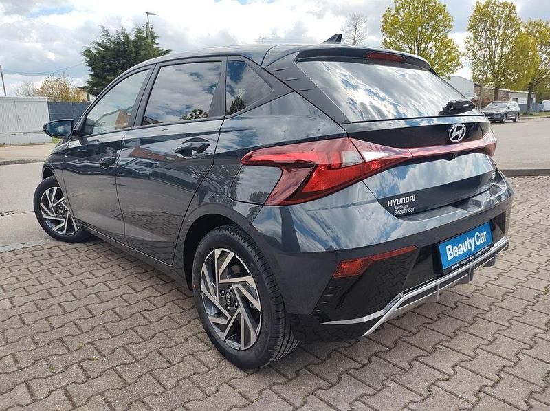 Neu Hyundai i20 90 PS (66 kW) 2026 Grau Kleinwagen
