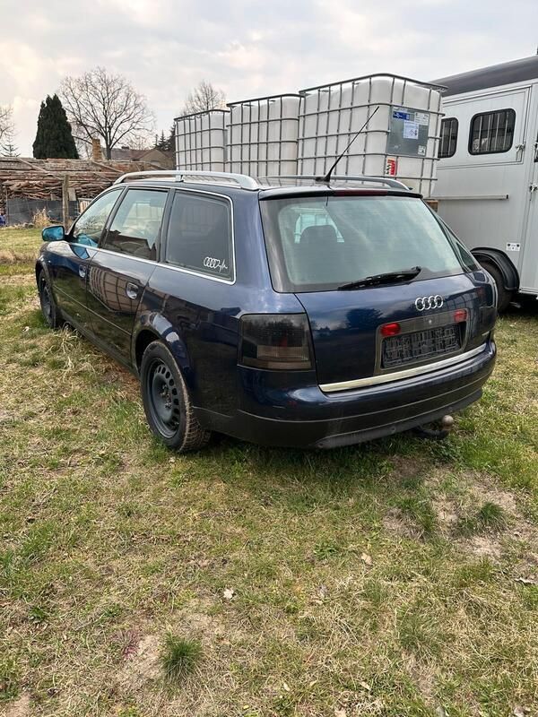 Blau Gebraucht 1998 Audi A6 Kombi | 1.350 € (Guter Preis) - Bild 1/4