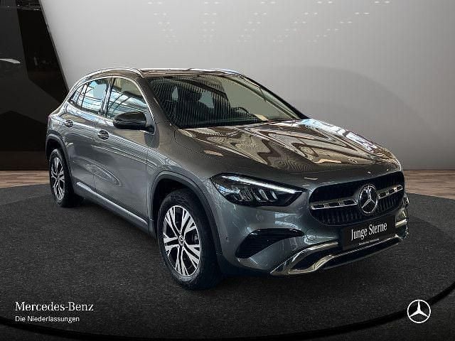Gebraucht Mercedes GLA180 Advanced 136 PS (100 kW) 2025 Grau SUV