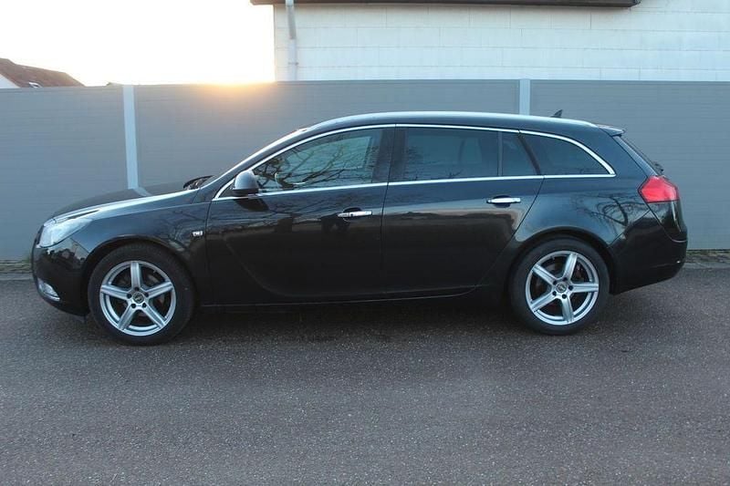 Gebraucht Opel Insignia Innovation 131 PS (96 kW) 2012 Schwarz Kombi