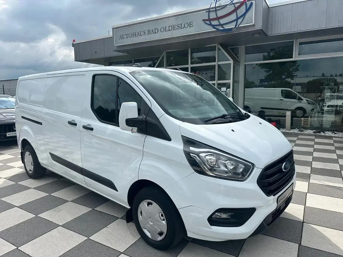 Usata Ford Transit Custom Trend 105 CV (77 kW) 2022 Bianco Monovolume