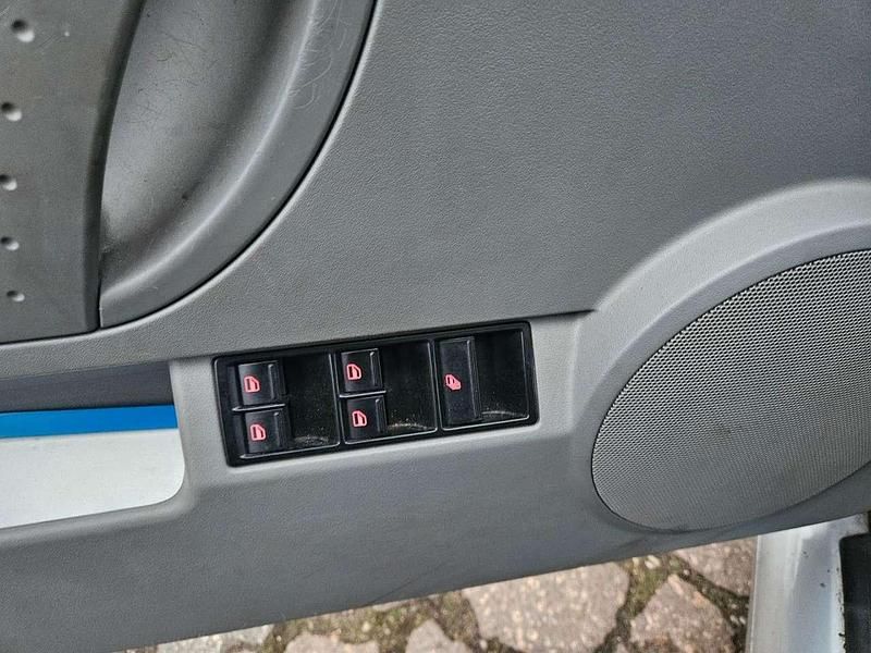 Gebraucht VW New Beetle Cabriolet 75 PS (55 kW) 2003 Silber Cabrio